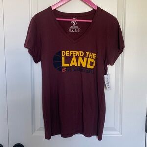 Cleveland Cavs Women's  V‎ Neck T